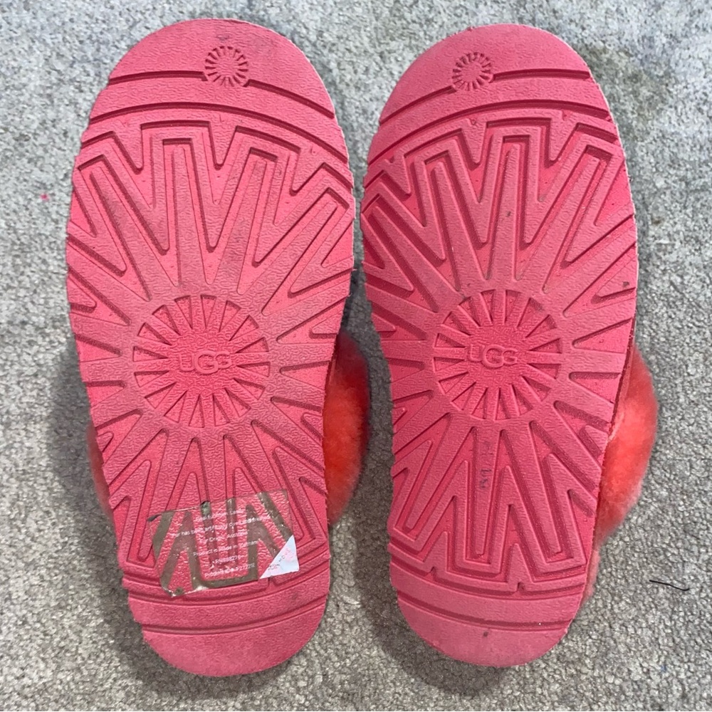 Pink Glow Ugg slippers - Picture 2 of 4